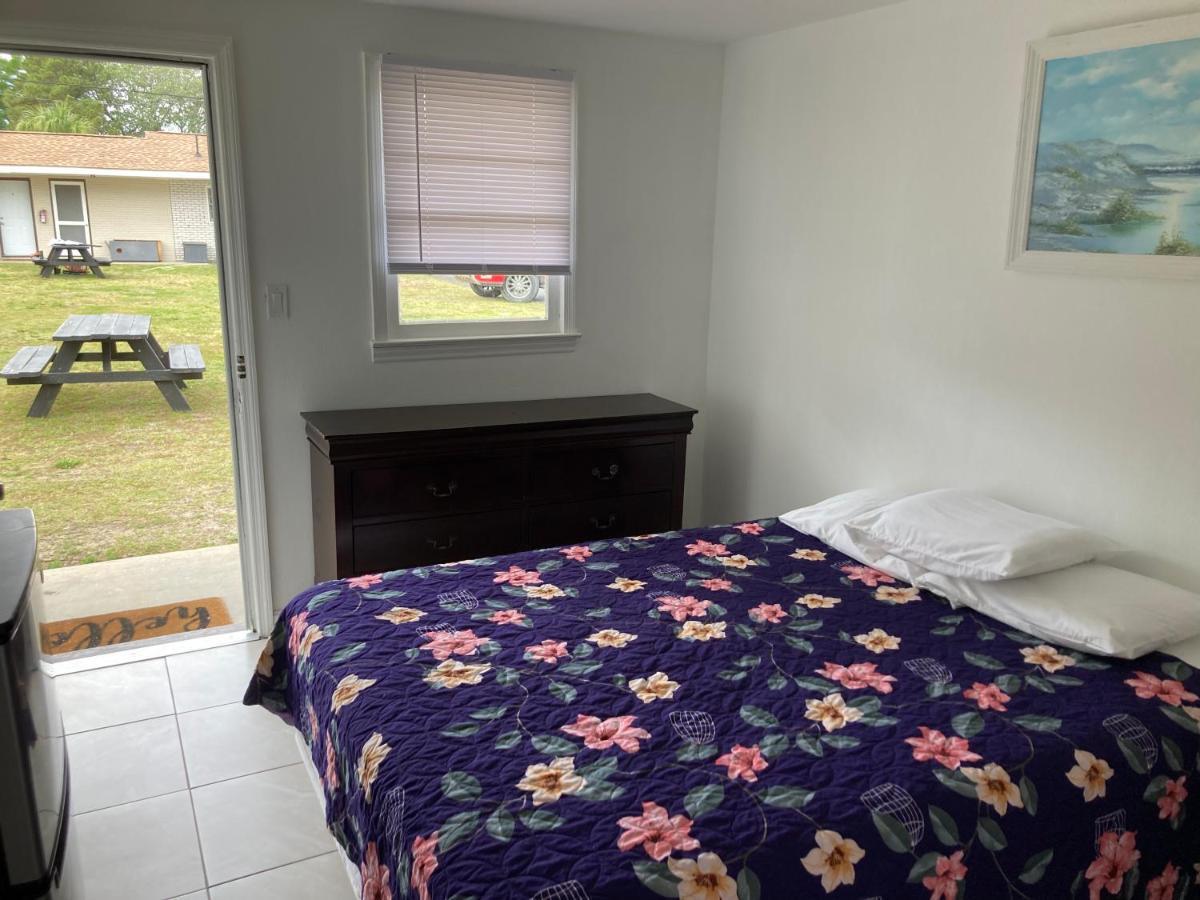 Riviera Motor Lodge Atlantic Beach Bagian luar foto