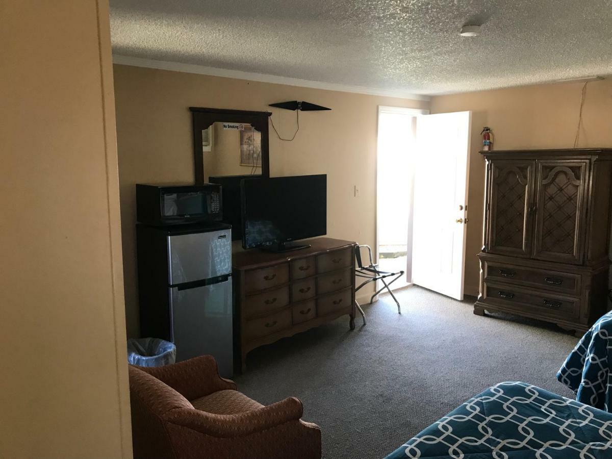 Riviera Motor Lodge Atlantic Beach Bagian luar foto